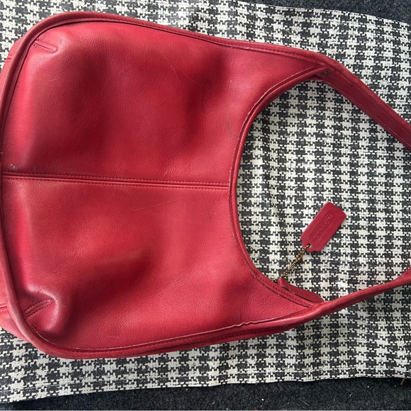 Vintage Coach Ergo Hobo in Cherry Red, Authentic Leather - Picture 5 of 11